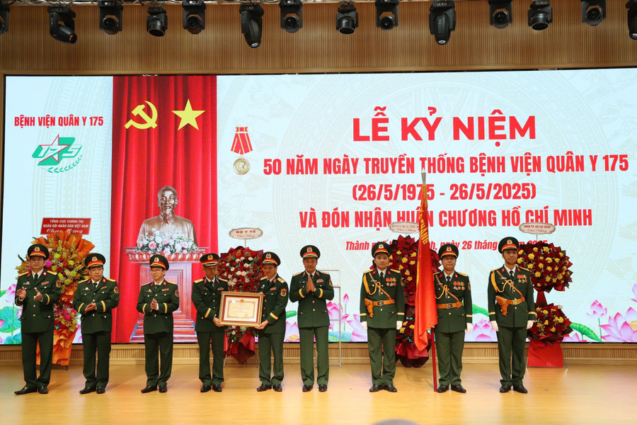 Bệnh viện Quân y 175 đón nhận Huân chương Hồ Chí Minh. 1000132402.jpg