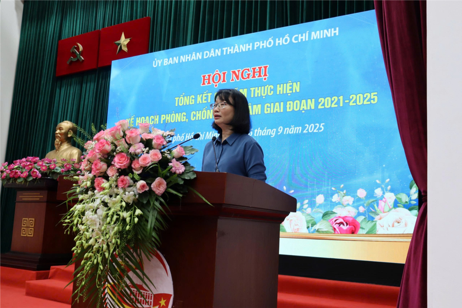 Bà Trần Thị Diệu Thúy, Phó Chủ tịch UBND TPHCM phát biểu tại hội nghị. img20250926153901-269202516.jpg