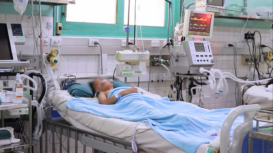Sau 4 ngày, bệnh nhi M. cai máy thở. 