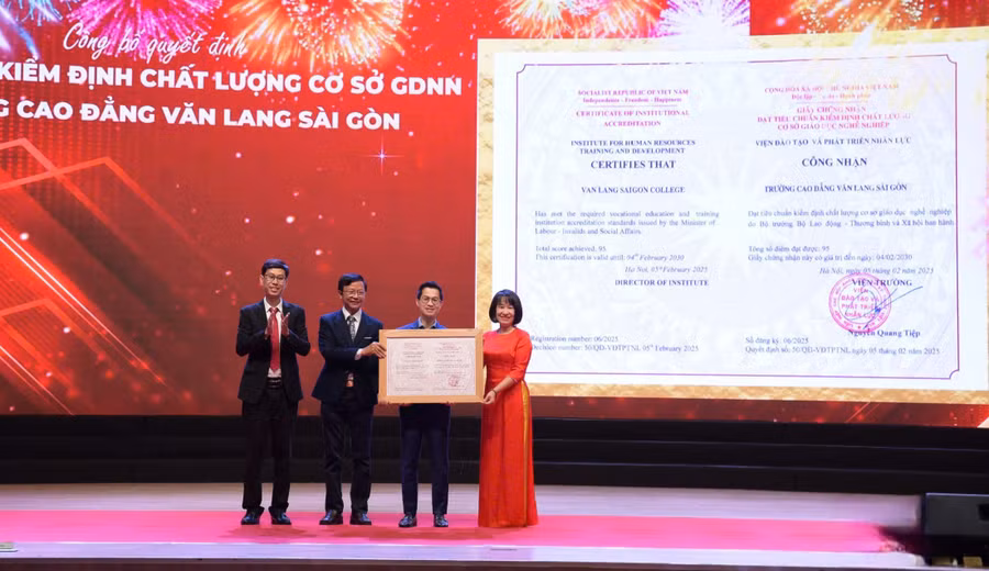 Trường CĐ Văn Lang Sài Gòn đạt tiêu chuẩn kiểm định chất lượng cơ sở giáo dục nghề nghiệp. 