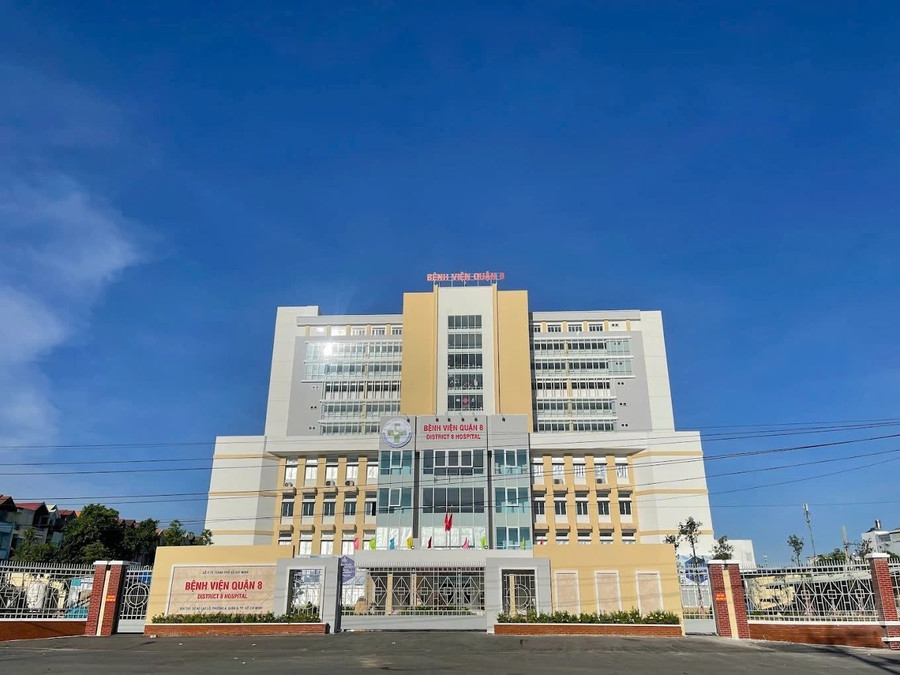 Bệnh viện Quận 8 đổi tên thành Bệnh viện Đa khoa Chánh Hưng. 