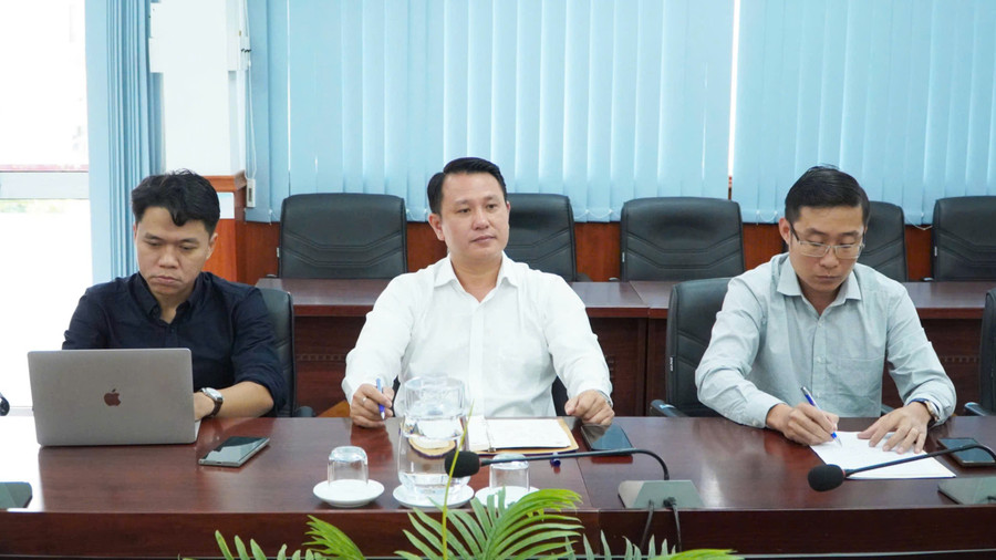 Đoàn công tác Báo GD&TĐ trao đổi tại buổi làm việc. z7315191375277-83a939fa316dd5b898ae169b756f5764.jpg