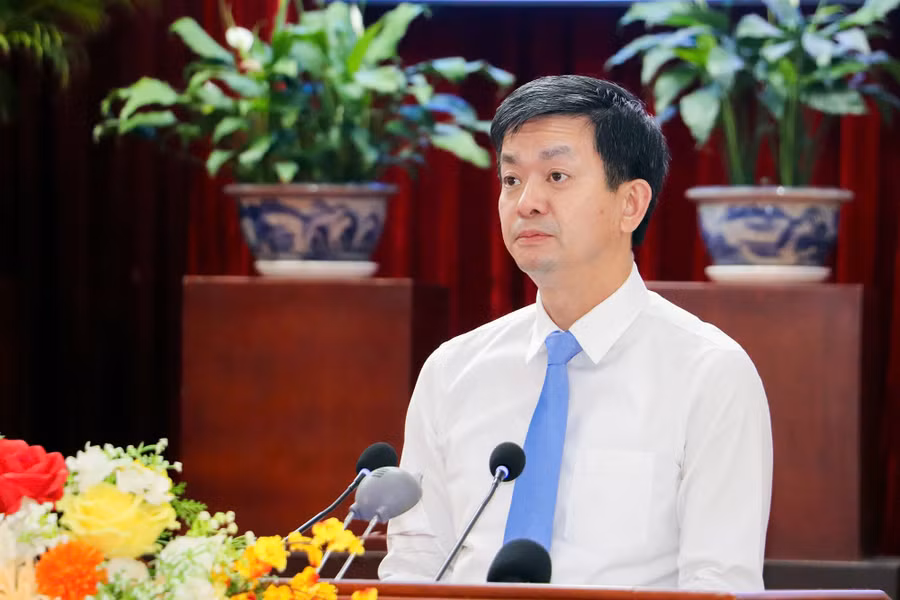 Bí thư Thành ủy Cần Thơ Lê Quang Tùng phát biểu chỉ đạo tại kỳ họp.