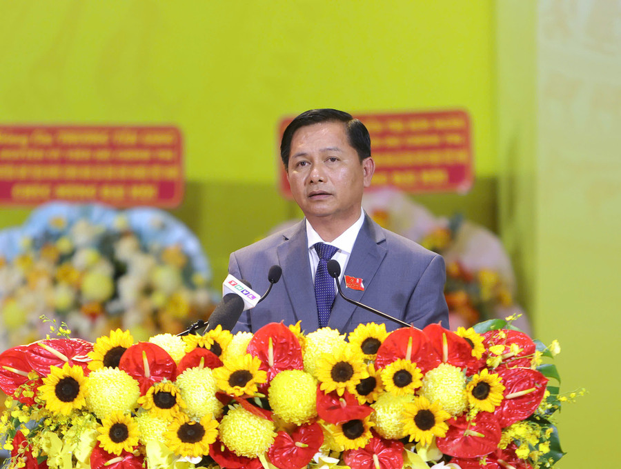 Ông Trần Văn Lâu, Bí thư Tỉnh uỷ Vĩnh Long nhiệm kỳ 2025 - 2030 phát biểu bế mạc đại hội. z7078133043337-a9bae95894c2206a01a8641ac13e504f.jpg