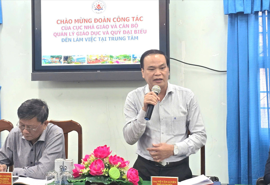 Ông Võ Văn Luyến, Phó Giám đốc Sở GD&ĐT đề xuất nhiều ý kiến với đoàn công tác. z7024275406996-8e2e808568cabcd0ef19d5f6a983634c-2521.jpg