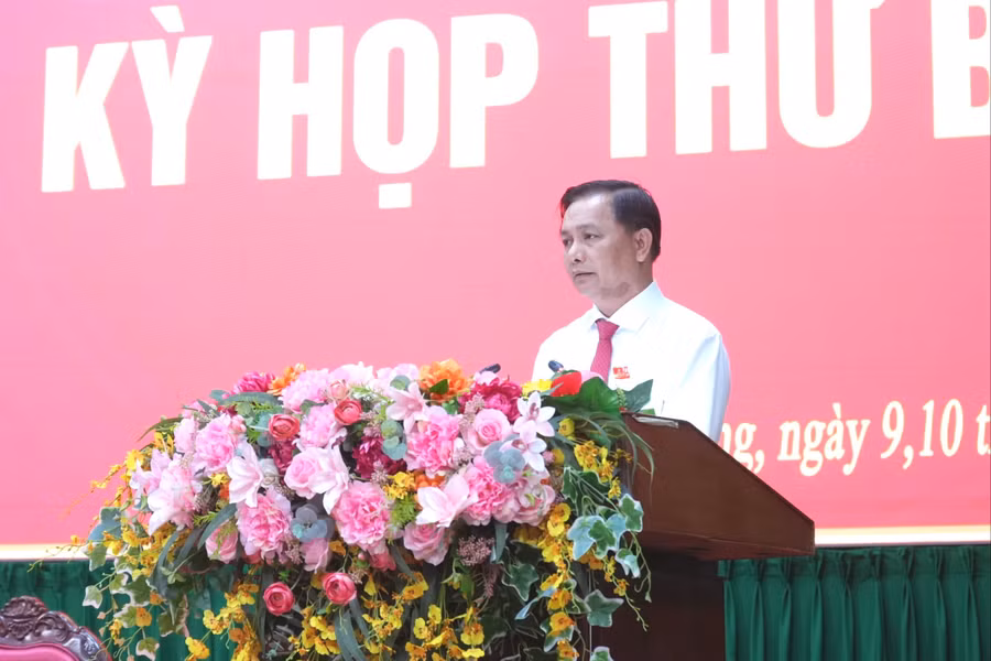 Bí thư Tỉnh ủy Vĩnh Long Trần Văn Lâu phát biểu chỉ đạo tại kỳ họp.