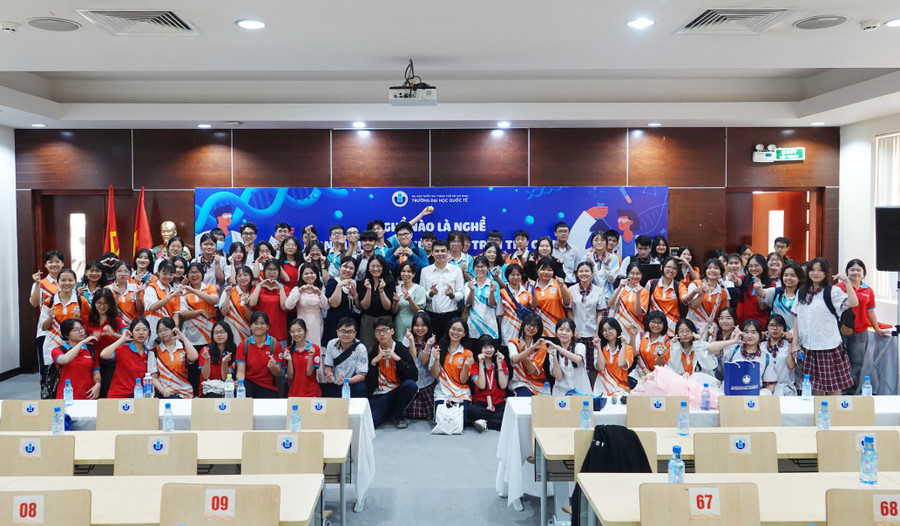Từ nay đến hết năm 2025, mỗi tháng sẽ có một bài nói chuyện với các chủ đề gần gũi, thiết thực với học sinh THPT. Ảnh: Bùi Diễn hs.jpg