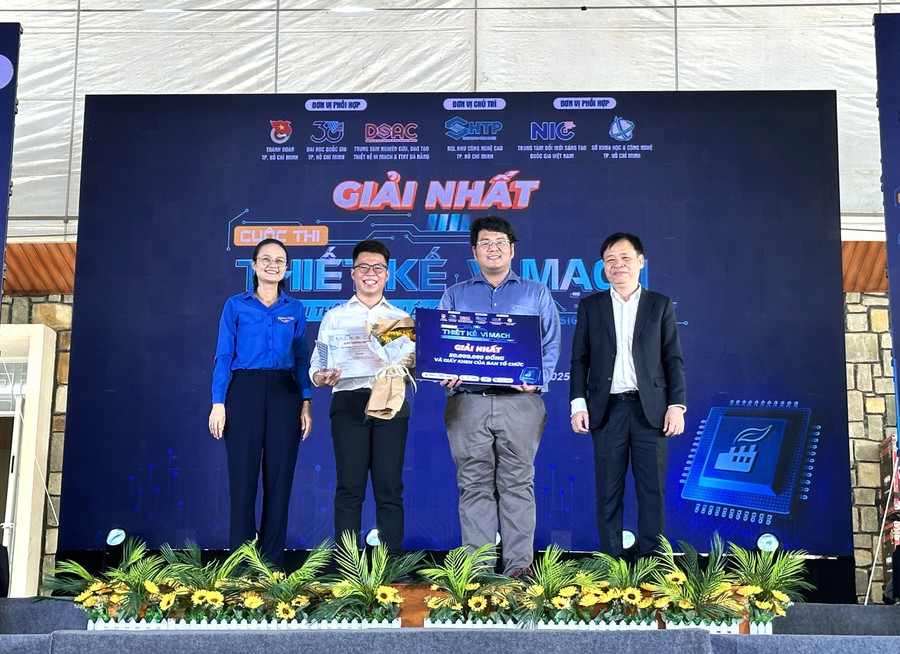 Dự án thiết kế vi mạch của Nguyễn Đoàn Hoàng Phúc, sinh viên Trường Đại học Công nghệ Thông tin, Đại học Quốc gia TPHCM giành giải Nhất cuộc thi. Ảnh: Phúc Uyên