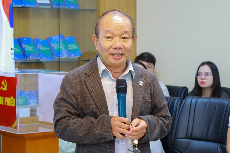 PGS.TS Nguyễn Văn Vân - Nguyên Trưởng Khoa Luật Thương mại, Trường Đại học Luật TPHCM chia sẻ cách đặt tên đề tài nghiên cứu. 3.jpg