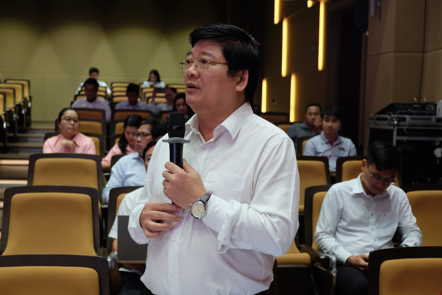 TS Trần Đình Lý, Phó Hiệu trưởng Trường Đại học Nông Lâm TPHCM góp ý dự thảo đề án. dscf0046.jpg