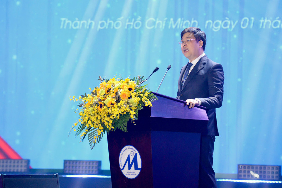 PGS.TS Phạm Tiến Đạt, Hiệu trưởng Trường Đại học Tài chính - Marketing phát biểu tại lễ khai khóa. hieu-truong.jpg