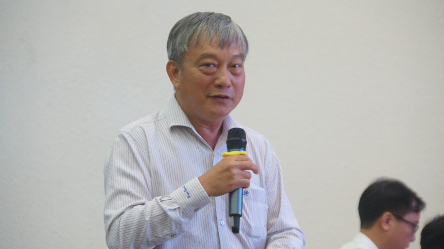 Một đại diện từ trường cao đẳng trao đổi tại buổi tập huấn. dsc07120.jpg