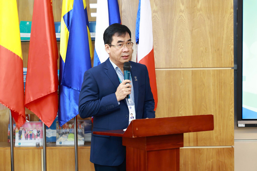 TS Lê Trường Sơn, Hiệu trưởng Trường Đại học Luật TPHCM phát biểu tại tọa đàm. 4.jpg