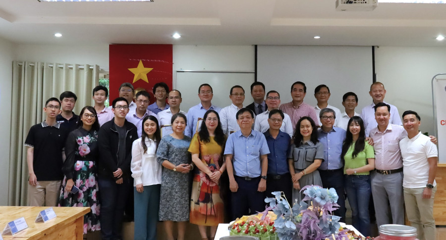 Học viên khóa học là nhân sự quản lý tại các trường đại học, các tổ chức khoa học công nghệ, quản lý doanh nghiệp, giảng viên và kỹ sư công nghệ thông tin. Ảnh: Lê Nam img-7449.jpg