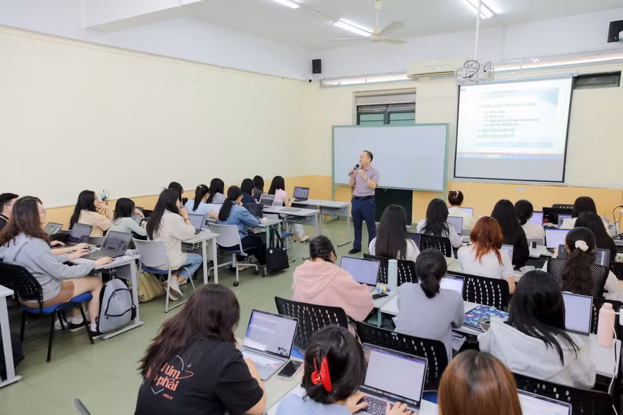 Sinh viên Trường Đại học Khoa học Xã hội và Nhân văn, Đại học Quốc gia TPHCM. Ảnh: HCMUSSH