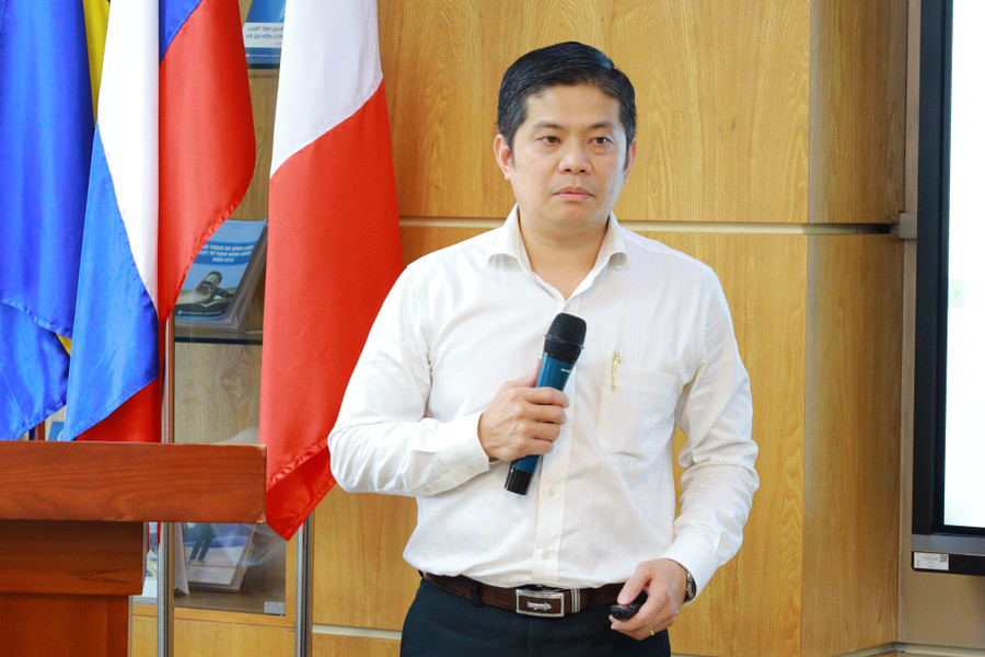 PGS.TS Lê Huỳnh Tấn Duy phát biểu tại tọa đàm. 2.jpg