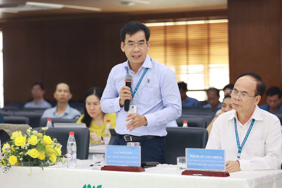 TS Lê Trường Sơn - Hiệu trưởng Trường Đại học Luật TPHCM góp ý về việc kiểm định chương trình đào tạo và quy định mở ngành. Ảnh: Mạnh Tùng le-truong-son.jpg