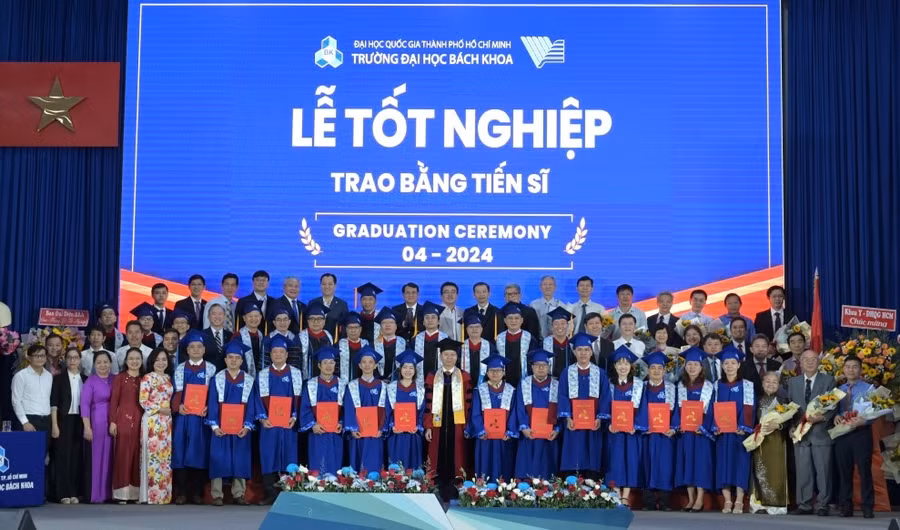 Lễ Tốt nghiệp và trao bằng tiến sĩ của Trường Đại học Bách khoa (Đại học Quốc gia TPHCM). Ảnh: VNUHCM