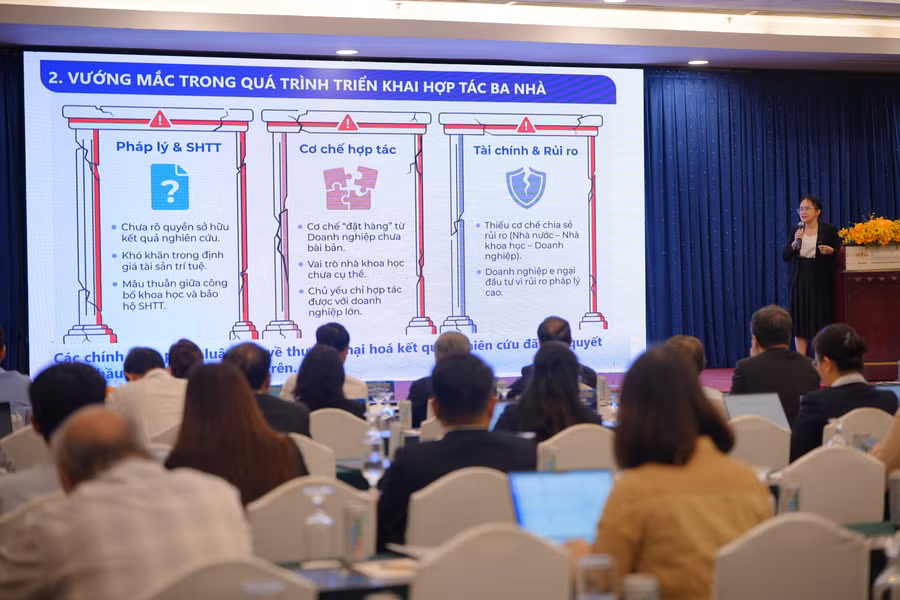 Hội thảo khoa học “Nâng cao năng lực cạnh tranh của doanh nghiệp Việt Nam trong kỷ nguyên mới” diễn ra tại TPHCM, chiều 28/1. Ảnh: Khắc Hiếu