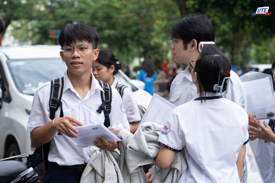 Kandidaten die deelnemen aan de aanlegtest georganiseerd door de Nationale Universiteit van Vietnam in Ho Chi Minh-stad in 2025. Foto: UTE tba00259.jpg