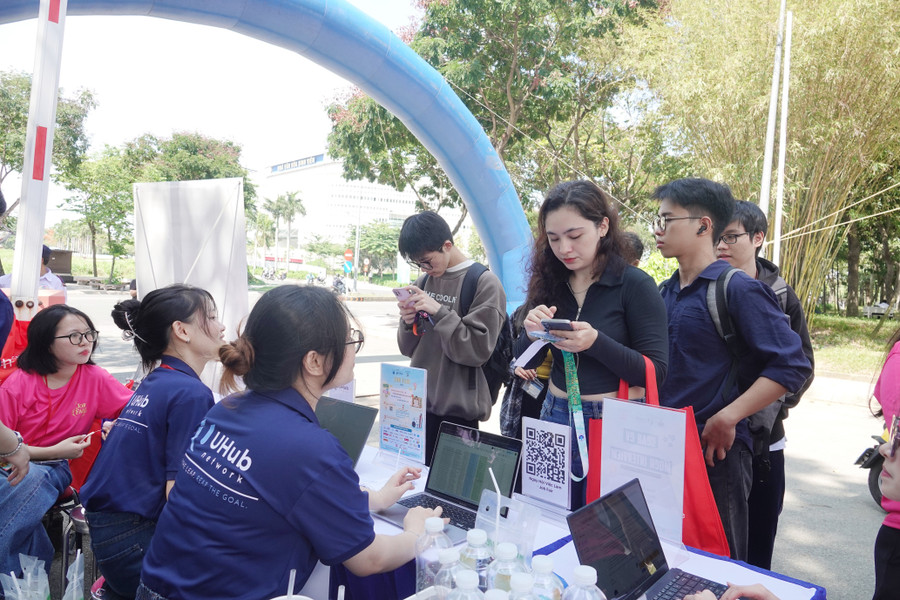 Khoảng 500 cơ hội việc làm được giới thiệu với sinh viên tại chương trình. Ảnh: B.Diễn dsc03836.jpg