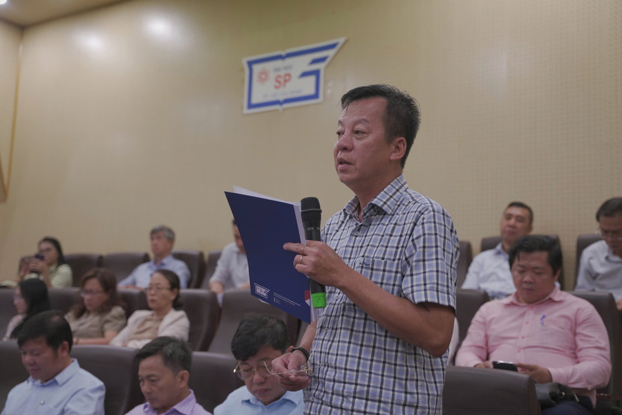 Đại biểu đóng góp ý kiến tại hội thảo. dai-bieu-6399.jpg