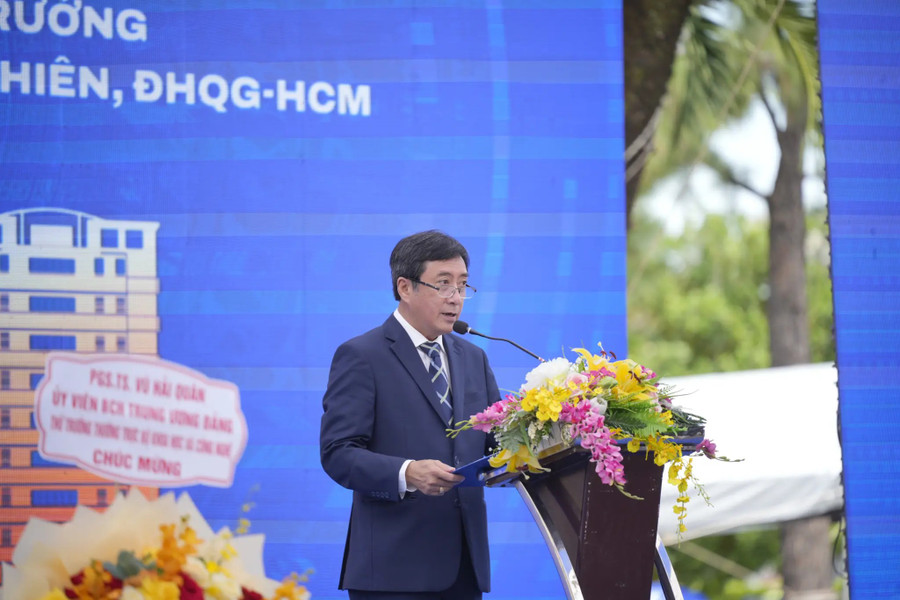 PGS.TS Trần Lê Quan, Hiệu trưởng nhà trường phát biểu tại lễ khai giảng. Ảnh: Khắc Hiếu pgs-ts-tran-le-quan.jpg
