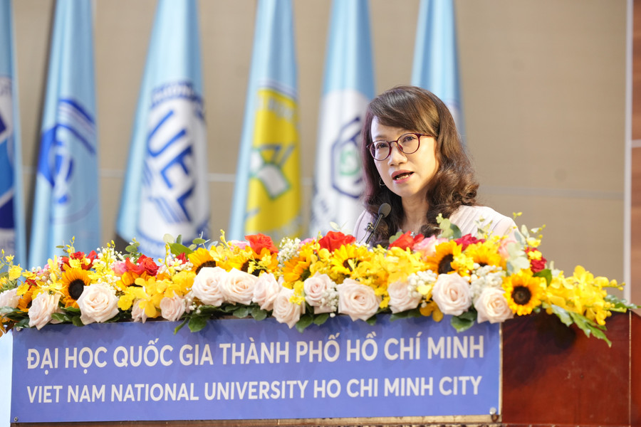 GS.TS Nguyễn Thị Thanh Mai, Phó Giám đốc Đại học Quốc gia TPHCM phát biểu tại hội thảo. gs-thanh-mai.jpg