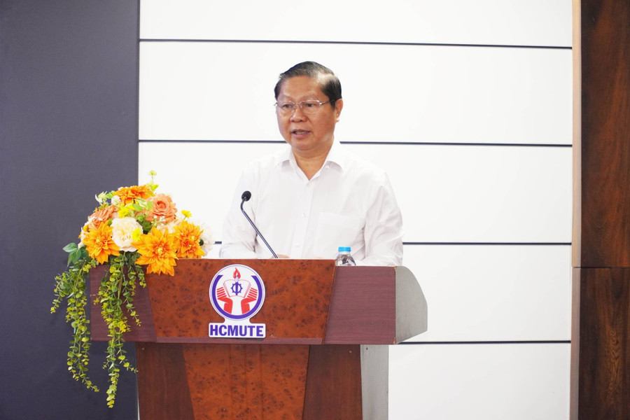 Thứ trưởng Lê Tấn Dũng phát biểu khai mạc hội thảo. Ảnh: Mạnh Tùng thu-truong-1-1.jpg