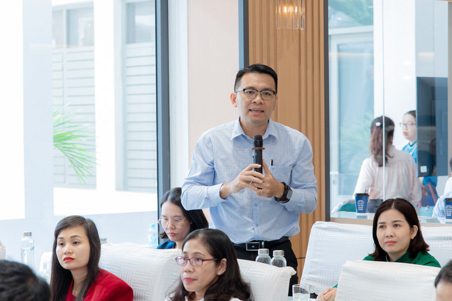 Phiên thảo luận tại hội thảo. zan-9563.jpg