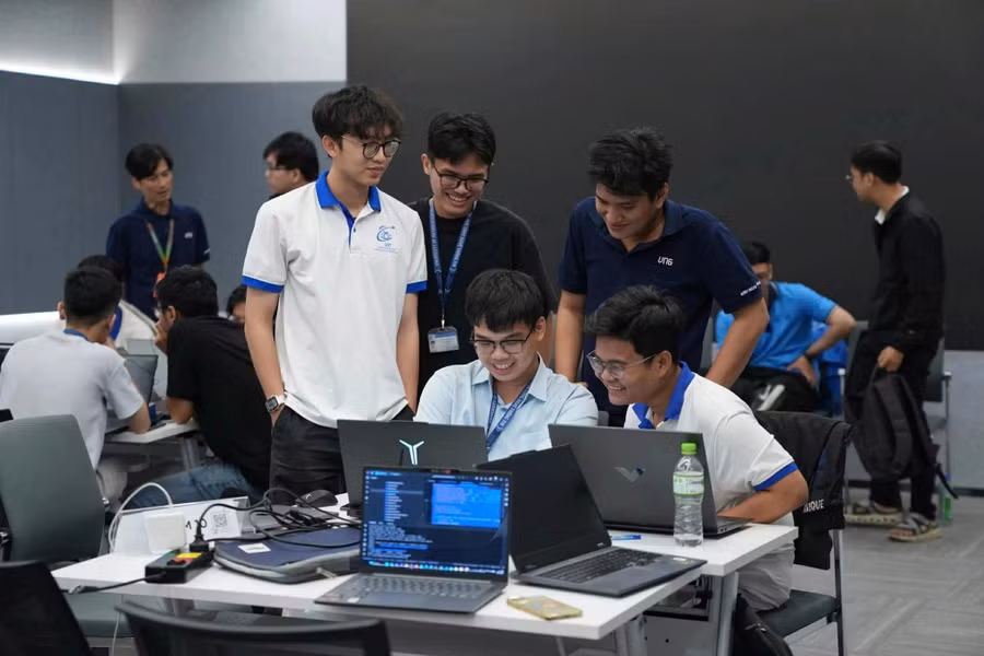 Môn học "Phát triển kỹ năng lập trình game ứng dụng trong thực tế" được Trường Đại học Công nghệ Thông tin triển khai đào tạo cùng Tập đoàn VNG. Ảnh: VNUHCM