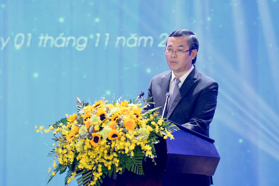 Thứ trưởng Nguyễn Văn Phúc phát biểu tại lễ khai khóa. thu-truong-nguyen-van-phuc.jpg