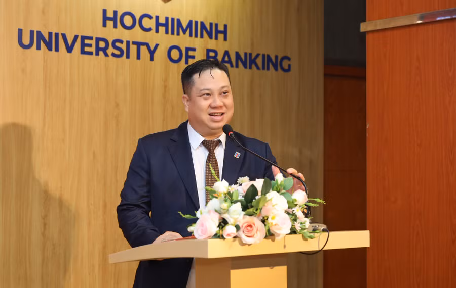 GS.TS. Nguyễn Đức Trung, Hiệu trưởng Trường Đại học Ngân hàng TPHCM phát biểu tại buổi lễ. Ảnh: NTCC.