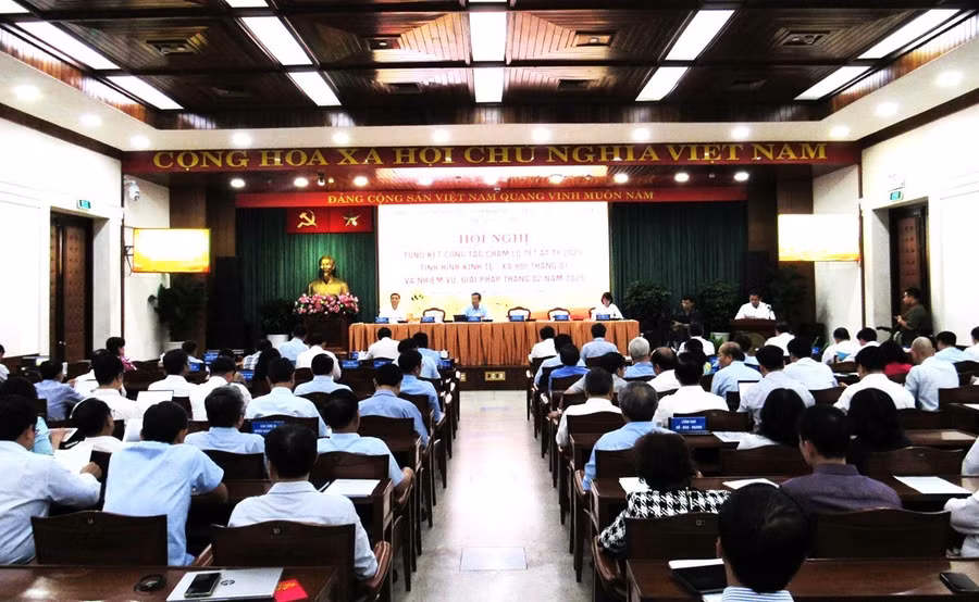 Hội nghị tổng kết công tác tổ chức, chăm lo Tết Nguyên đán Ất Tỵ năm 2025; tình hình kinh tế - xã hội tháng 1 và nhiệm vụ, giải pháp tháng 2 năm 2025 của UBND TPHCM. (Ảnh: HCMC)