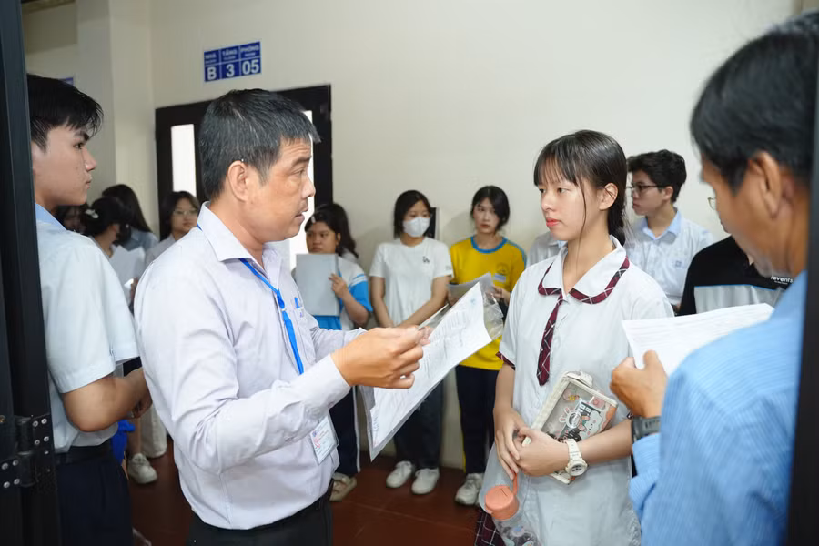 Thí sinh dự thi đánh giá năng lực 2025 do Đại học Quốc gia TPHCM tổ chức. Ảnh: V.V