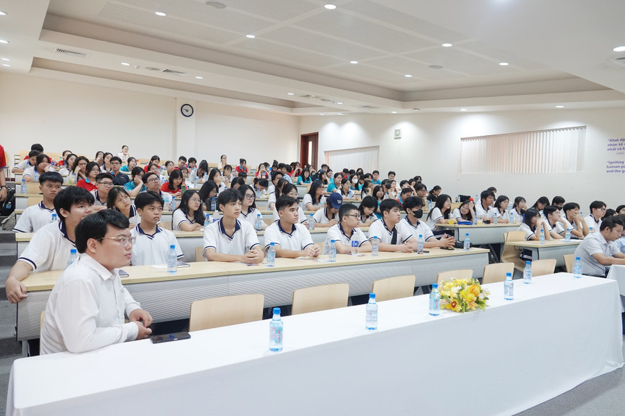 Học sinh tham gia chương trình. Ảnh: Bùi Diễn hs-tham-gia-chuong-trinh.jpg