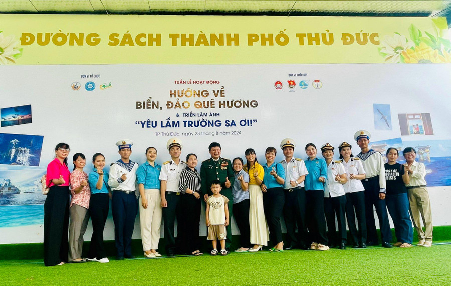 Khai mạc tuần lễ “Hướng về Biển, đảo quê hương”. (Ảnh: Đường sách TP Thủ Đức)