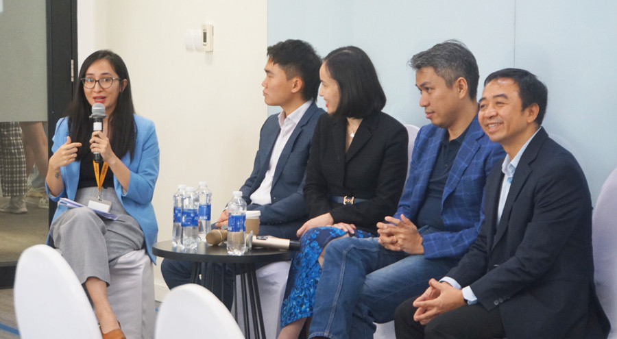 Phiên thảo luận với chủ đề "Tương lai nghề nghiệp: Cơ hội trên bình diện toàn cầu". Ảnh: Mạnh Tùng