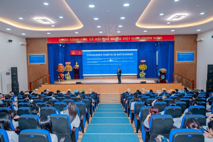 GS Garry Tan Wei - Han cung cấp nhiều thông tin mới mẻ về hoạt động thương mại trong Metaverse. dscf4748.jpg