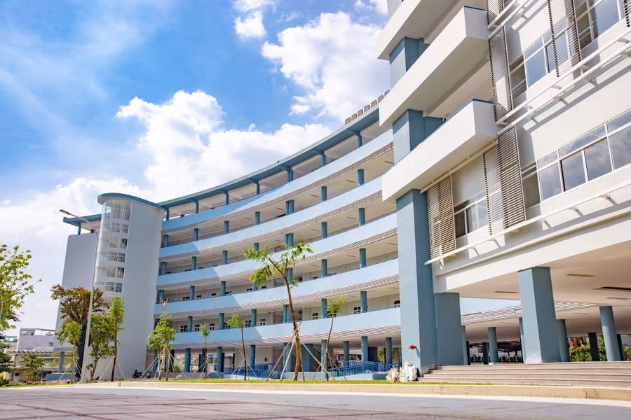 Trường Đại học Ngân hàng TPHCM. Ảnh: HUB