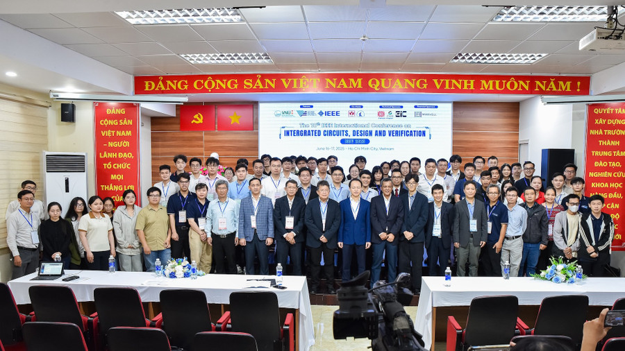Các đại biểu tham dự hội nghị. Ảnh: HCMUS hn.jpg