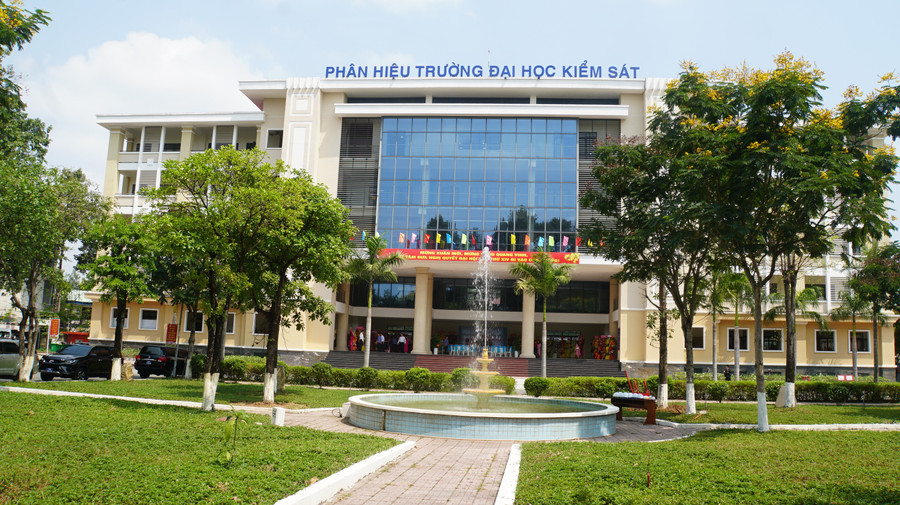 Phân hiệu Trường Đại học Kiểm sát tại TPHCM có trụ sở tại phường Tăng Nhơn Phú, TPHCM.