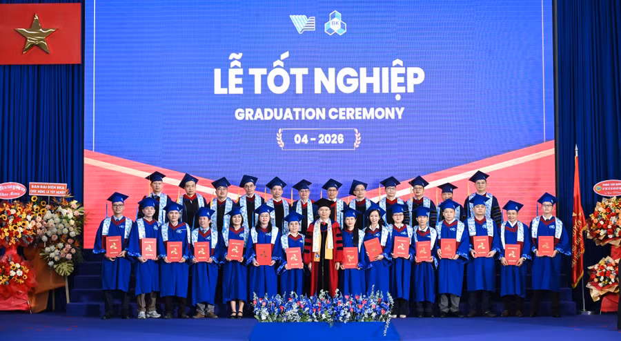 Trường Đại học Bách khoa - Đại học Quốc gia TPHCM trao bằng cho 15 tiến sĩ, đợt tháng 4/2026.