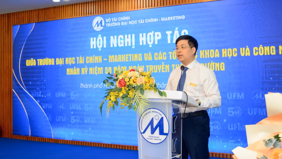 PGS.TS Phạm Tiến Đạt, Hiệu trưởng Trường Đại học Tài chính - Marketing phát biểu tại hội nghị. Ảnh: NTCC.