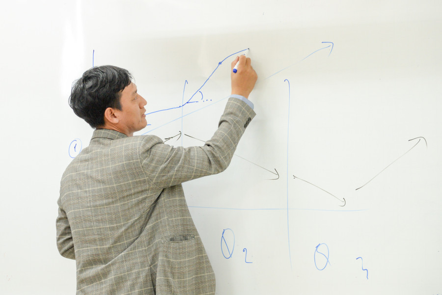 Một phiên thảo luận theo chủ đề tại hội thảo. Một phiên thảo luận theo chủ đề tại hội thảo.