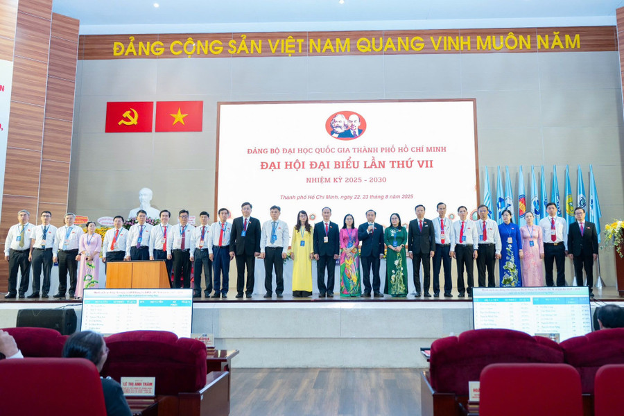 The Executive Committee of the Party Committee of Ho Chi Minh City National University for the 2025-2030 term. Photo: VNU-HCM ban-chap-hanh.jpg