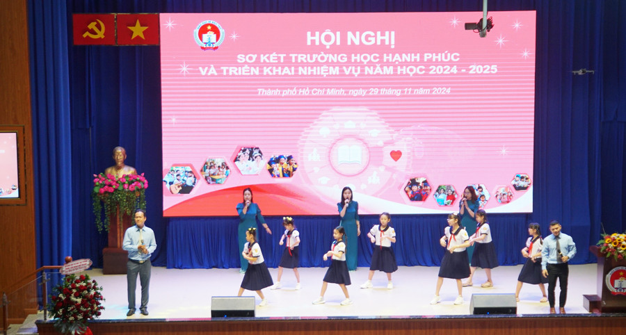 Hội nghị sơ kết một năm xây dựng mô hình “Trường học hạnh phúc” tại TPHCM. Ảnh: Lê Mạnh