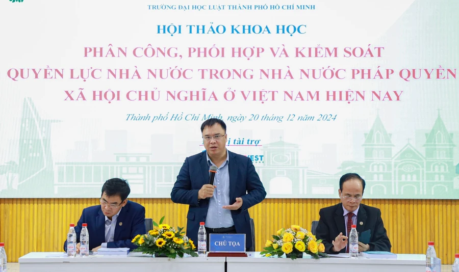 GS.TS. Nguyễn Quốc Sửu - Phó Giám đốc Học viện hành chính quốc gia phát biểu tại hội thảo. Ảnh: ULAW