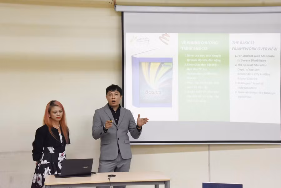 Các nhà khoa học trình bày tham luận tại hội thảo. (Ảnh: HCMUE)