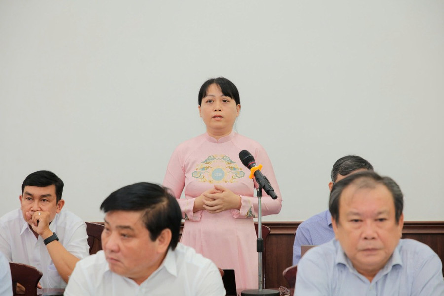 TS Triệu Thanh Lê - Trưởng Khoa Báo chí và Truyền thông, trao đổi tại buổi tọa đàm. Ảnh: HCMUSSH trieu-thanh-le.jpg